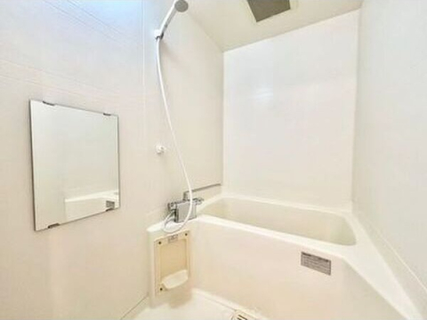 バス・シャワールーム　※写真は同じマンションの違う部屋のものになります。