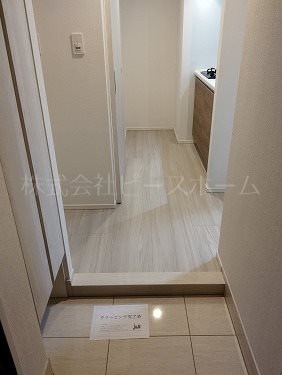 玄関　※別号室参考写真