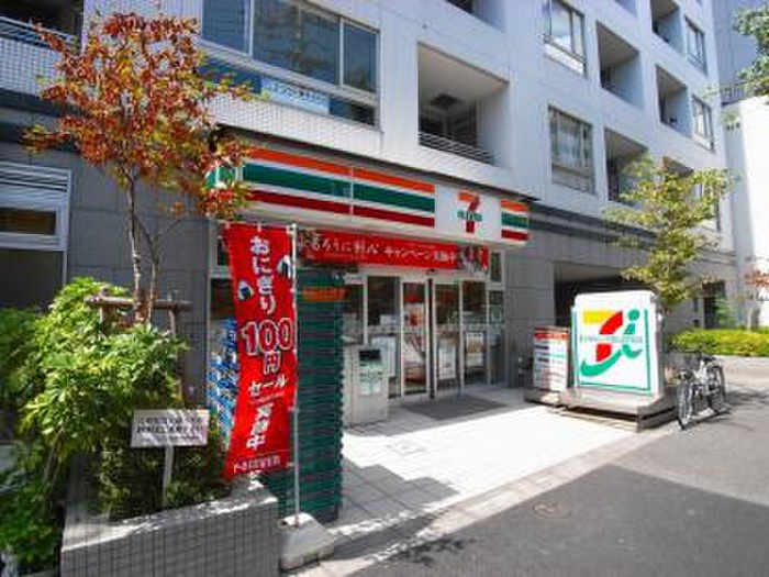 コンビニ　セブンイレブン（コンビニ）まで73m