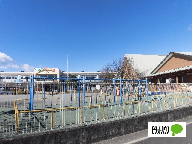 幼稚園・保育園　認定こども園こばと（幼稚園・保育園）まで976m