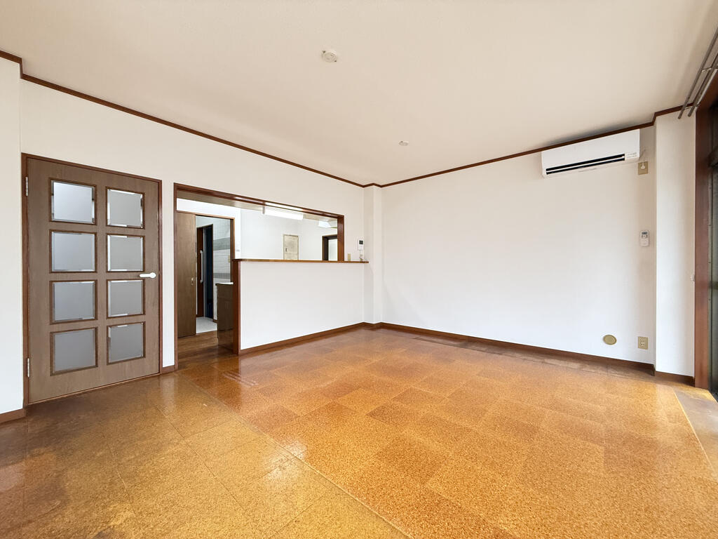 松戸市根本342 マンションの居間写真