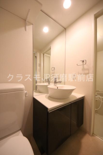 洗面設備　オシャレな洗面台です