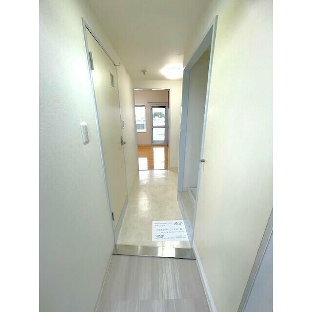 玄関　※写真は同タイプ別部屋