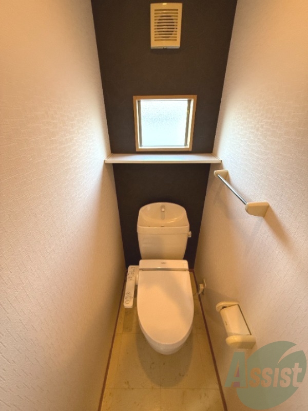 トイレ　トイレの写真です。シンプルで使いやすそうですね。