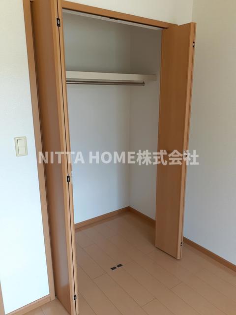 収納　全居室に収納を完備しています！