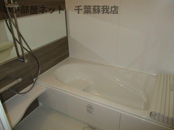 バス・シャワールーム　ゆったり過ごせるお風呂です