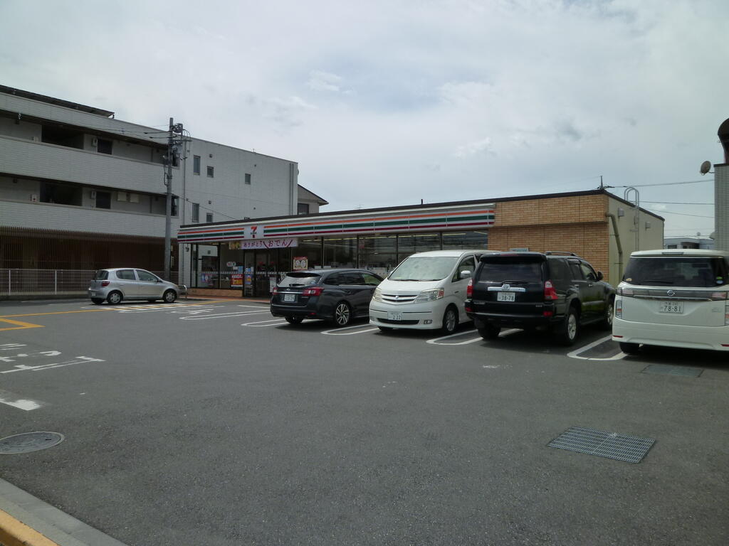 コンビニ　セブンイレブンさいたま文蔵3丁目店（コンビニ）まで334m