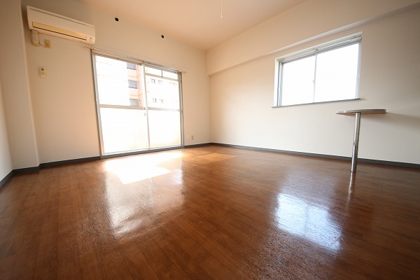 居室・リビング　※写真は同タイプの別部屋です（以下同）※