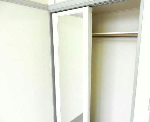 収納　全身鏡つきクローゼット♪