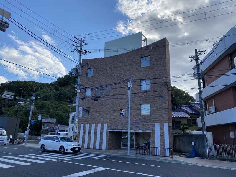 ベルフラワー岡町の建物外観