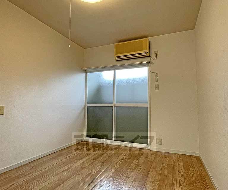 居室・リビング　綺麗なフローリングのお部屋です。