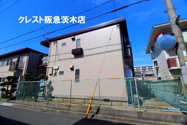 茨木市玉櫛のマンションの建物外観