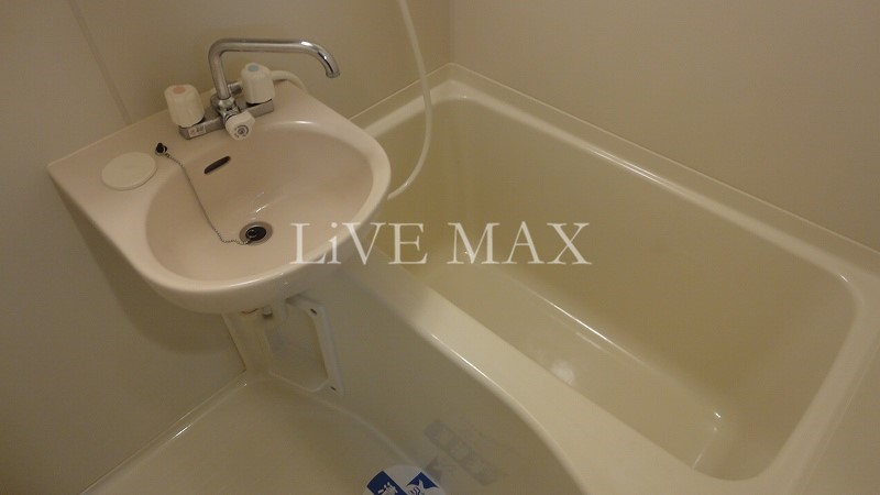 バス・シャワールーム　浴室乾燥機付き