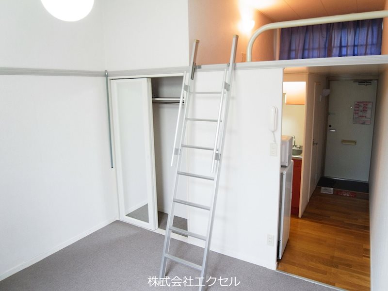 居室・リビング　収納スペースがあります。