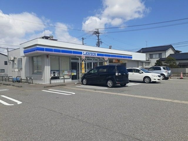 【高岡市博労本町のアパートのコンビニ】