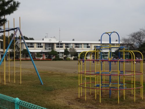 【つくば市要のマンションの小学校】