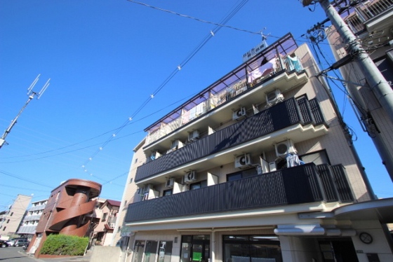 広島市安佐南区山本のマンションの建物外観