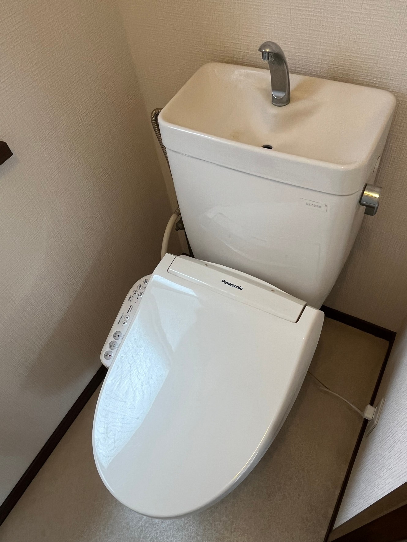 リヴェール山手2階建て戸建のトイレ写真