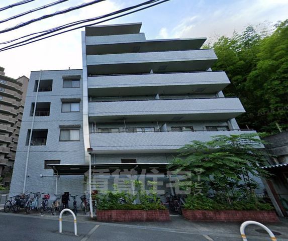 吹田市上山田のマンションの建物外観