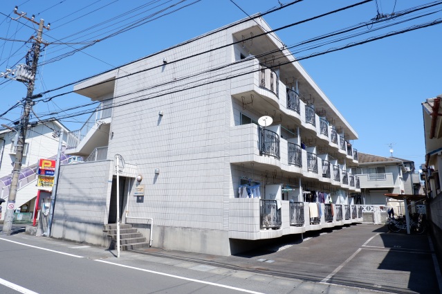 市川市相之川のマンションの建物外観