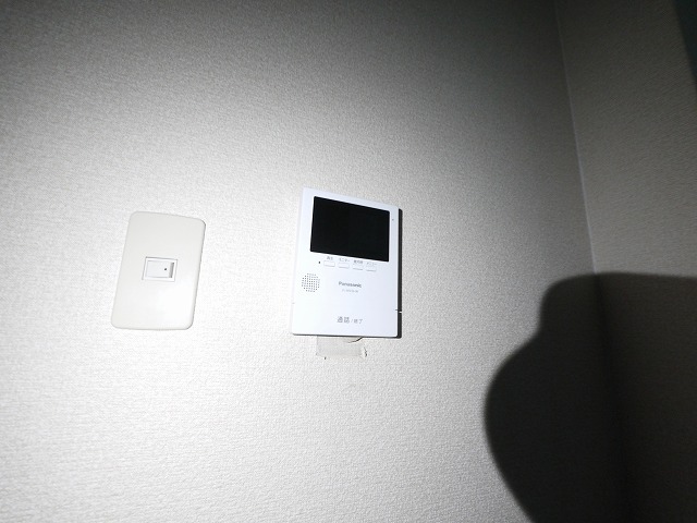 セキュリティ　モニター付きインターホーン