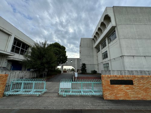 小学校　岩倉市立曽野小学校（小学校）まで1500m