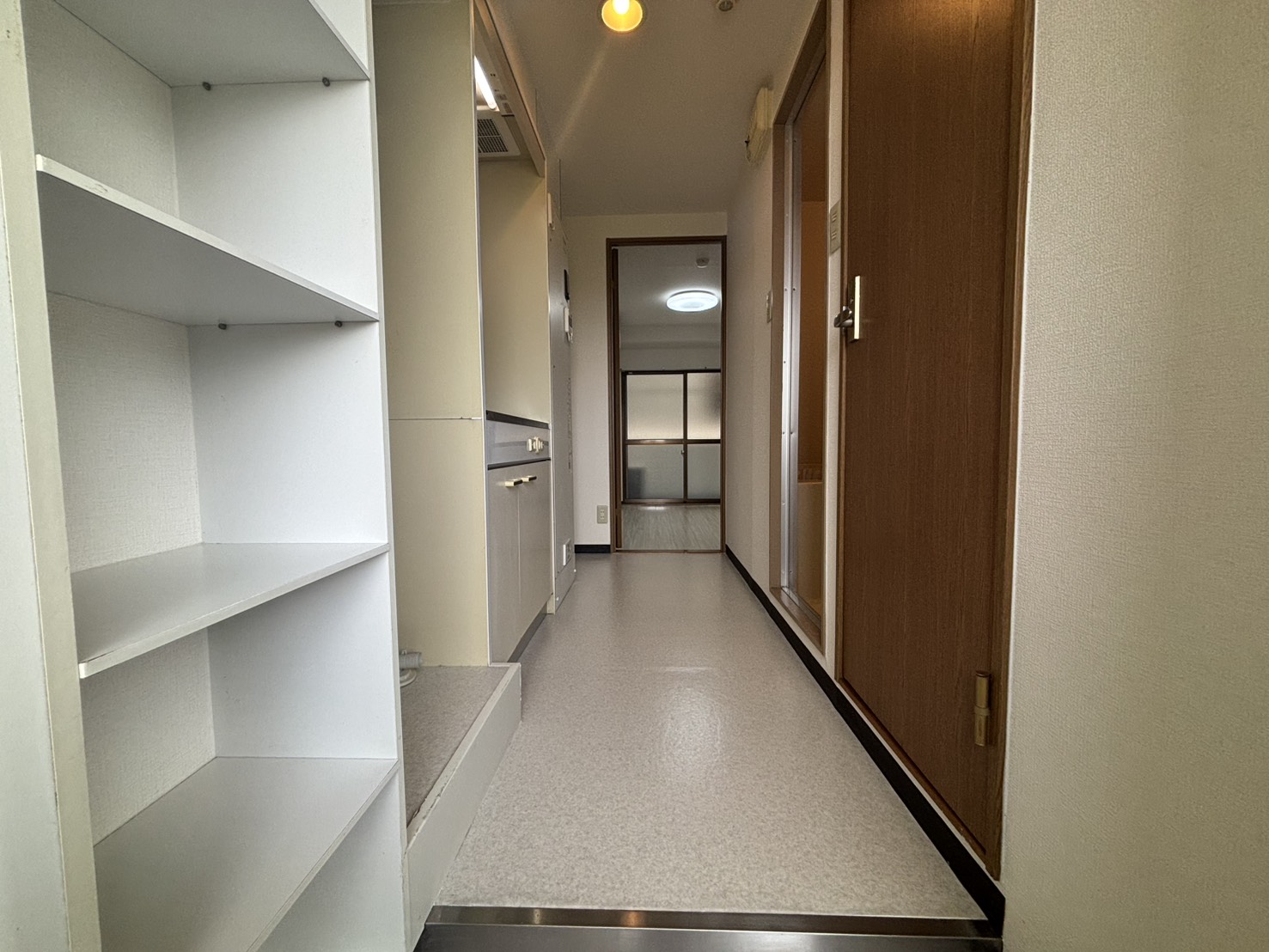 メゾン学園の玄関写真