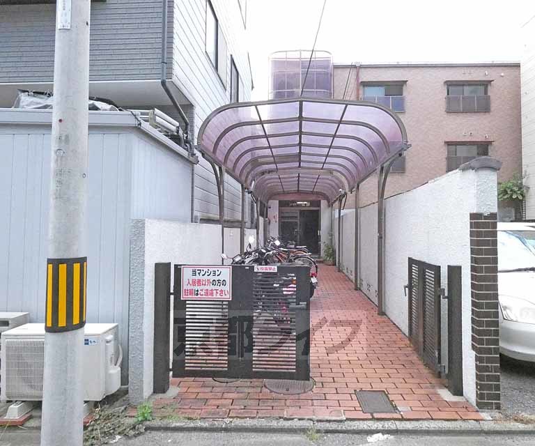 その他共有部分　建物入口です。