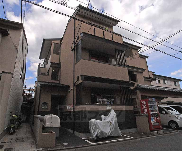 京都市上京区吉野町のマンションの建物外観