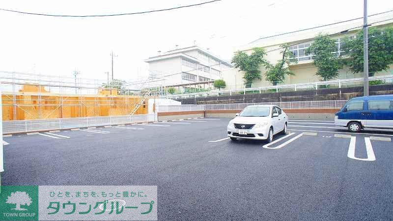 【秩父市山田のアパートの駐車場】