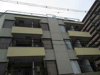 大阪市中央区瓦屋町のマンションの建物外観