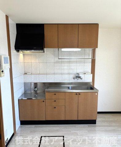 キッチン　吊り戸棚付キッチン