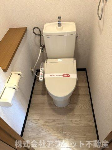 トイレ　温水洗浄暖房便座