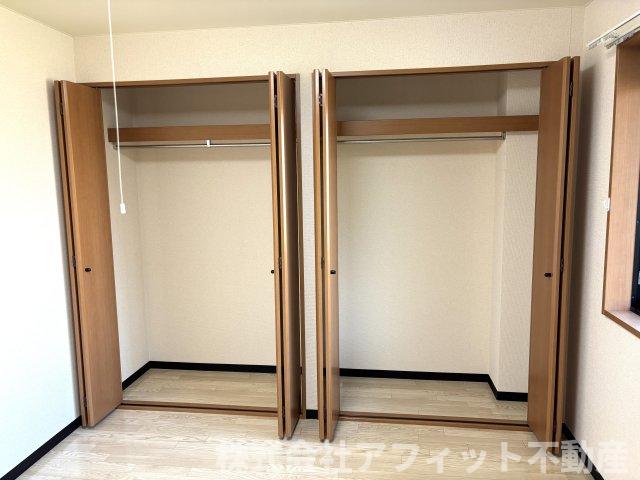 収納　洋室6.1帖のクローゼット