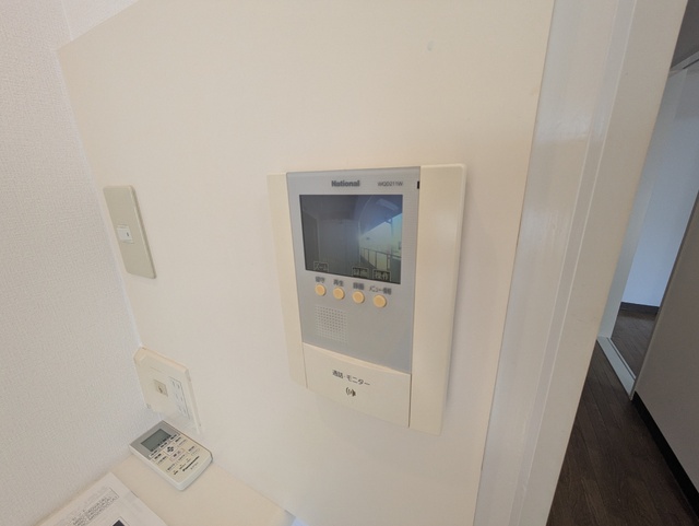 セキュリティ　モニター付きインターホン