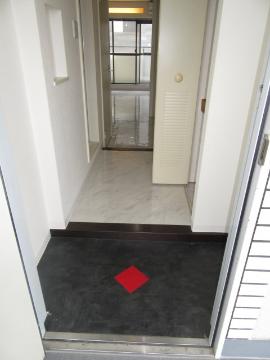 　玄関　玄関から室内