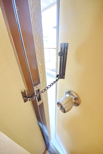 セキュリティ　～安心のチェーンロック付きっ～