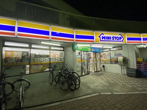 コンビニ　ミニストップ みどり台駅前店（コンビニ）まで414m