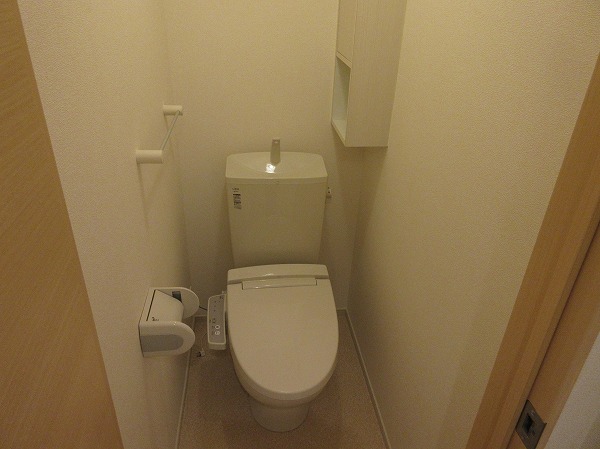 トイレ　ウォシュレット付き