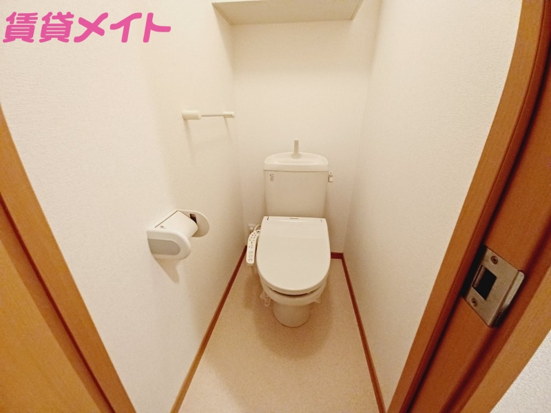 トイレ　同物件別部屋写真