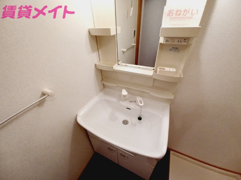 洗面設備　同物件別部屋写真