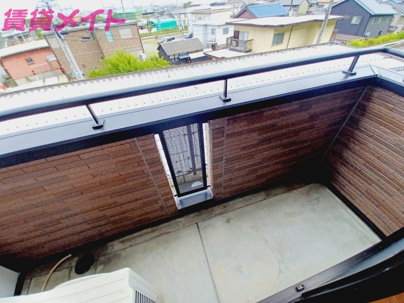 バルコニー　同物件別部屋写真
