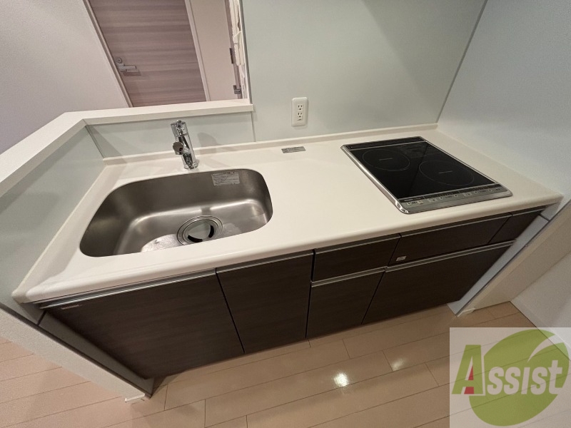 キッチン　システムキッチン。グリル付きでお魚も焼けますね。