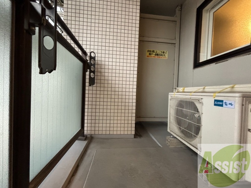 バルコニー　こちらはバルコニー。洗濯物が干せるようになっています。