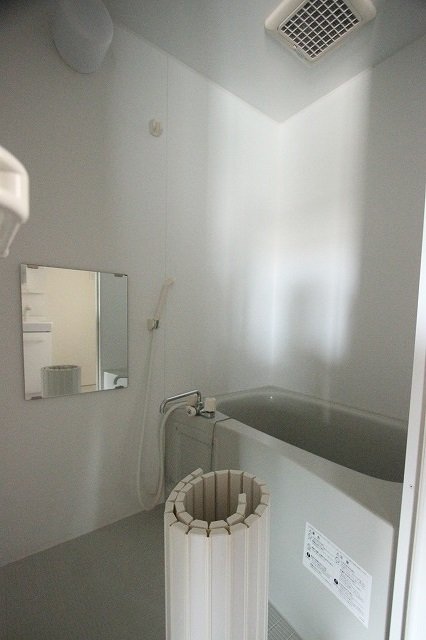 バス・シャワールーム　同物件、別号室のものです。