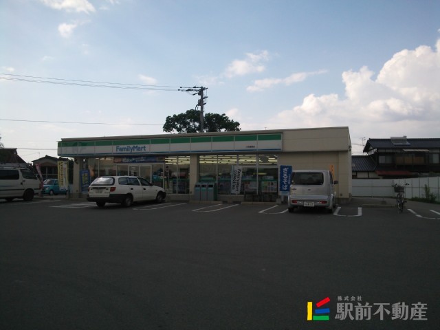 コンビニ　ファミリーマート八女稲富店（コンビニ）まで400m