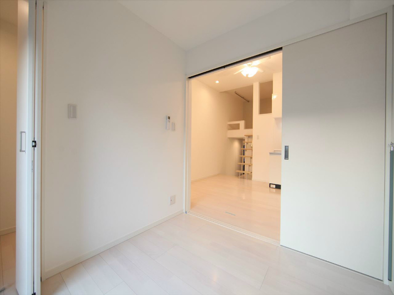 その他部屋・スペース　洋室3.7帖　ウォークインクローゼット（収納充実）エアコン付