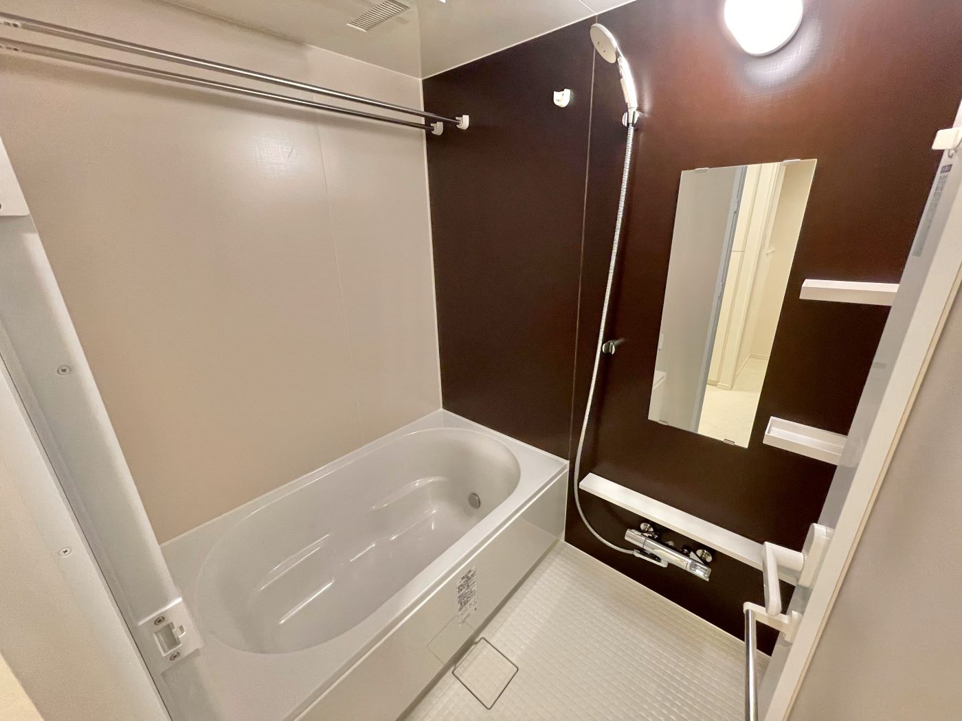 バス・シャワールーム　※別部屋参考写真