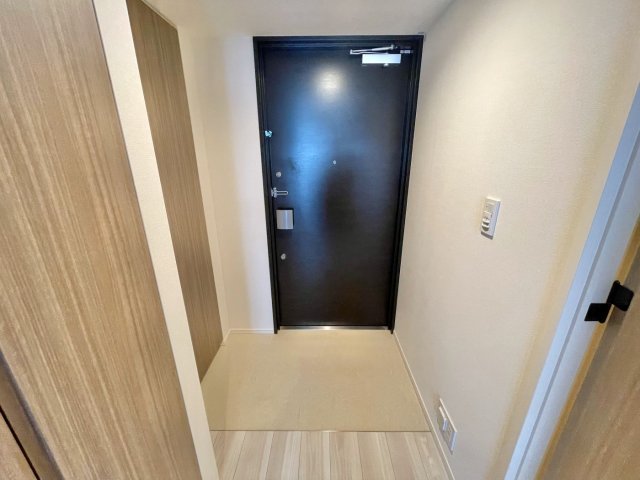 玄関　※別部屋参考写真