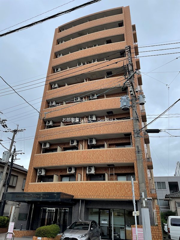 ライオンズマンション西千石の建物外観